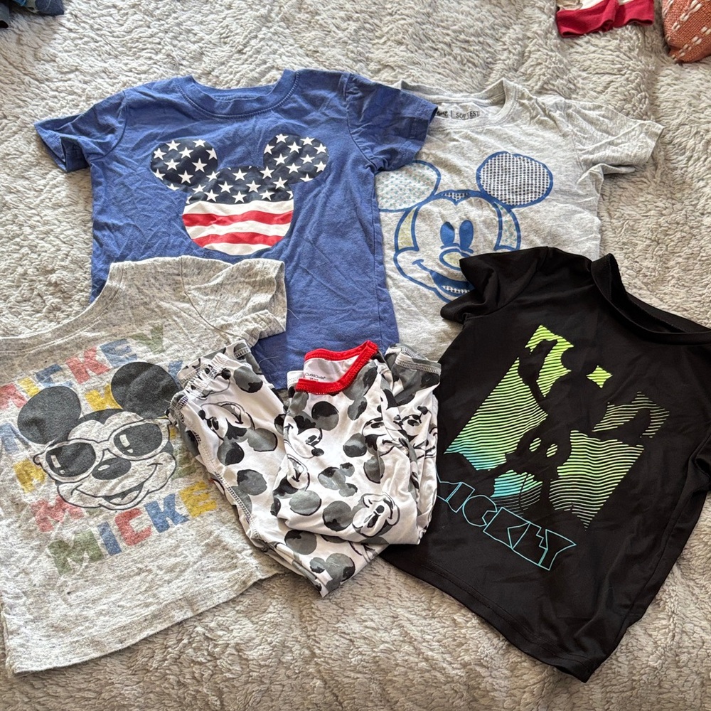 Mickey Mouse Graphic T-Shirts and Pajama Set -Disney bundle 3T
